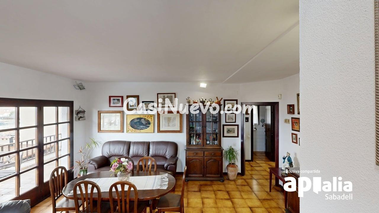 CASA CON GARAJE Y JARDÍN!!! - foto 19