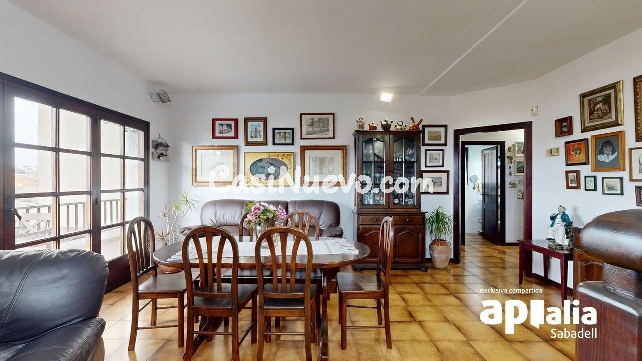 CASA CON GARAJE Y JARDÍN!!! - foto 22