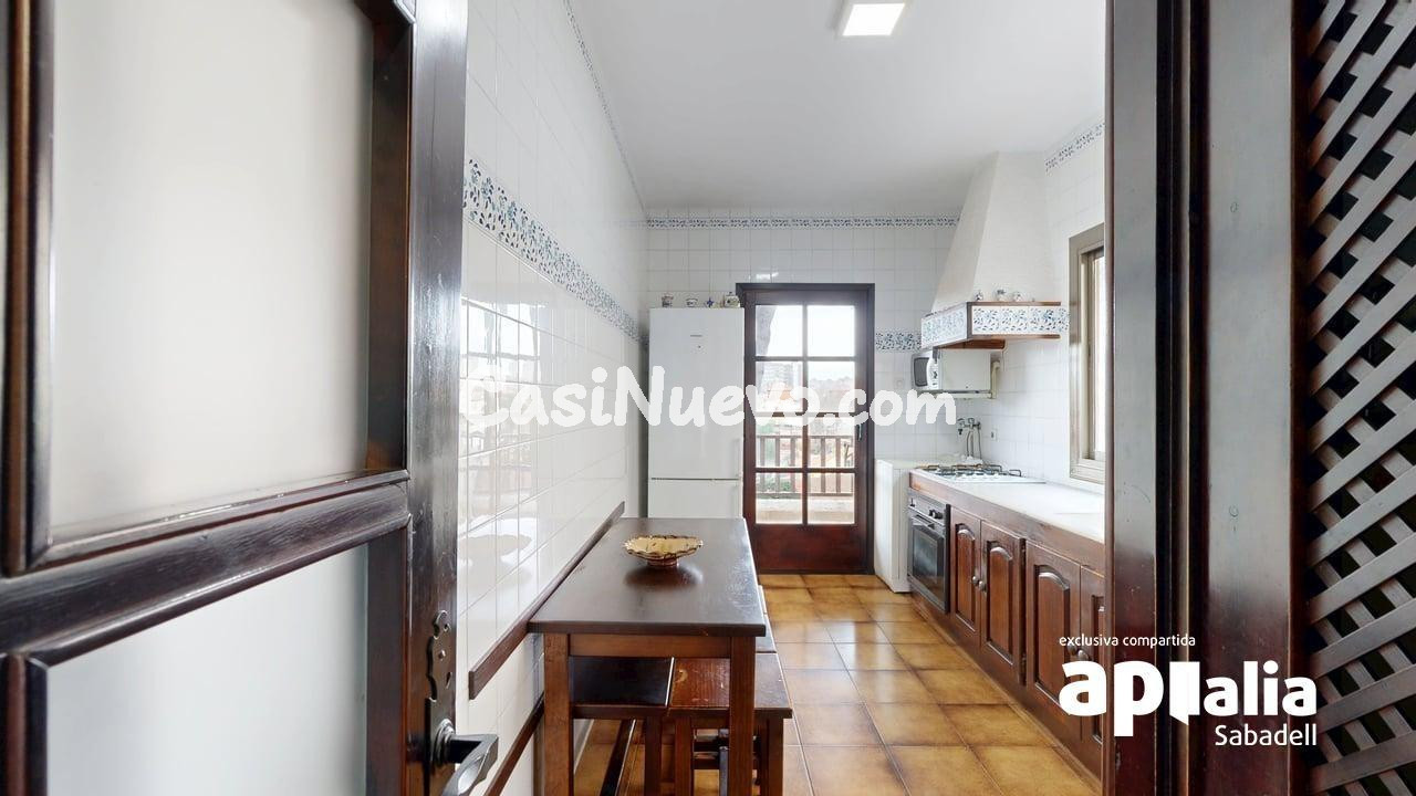 CASA CON GARAJE Y JARDÍN!!! - foto 23