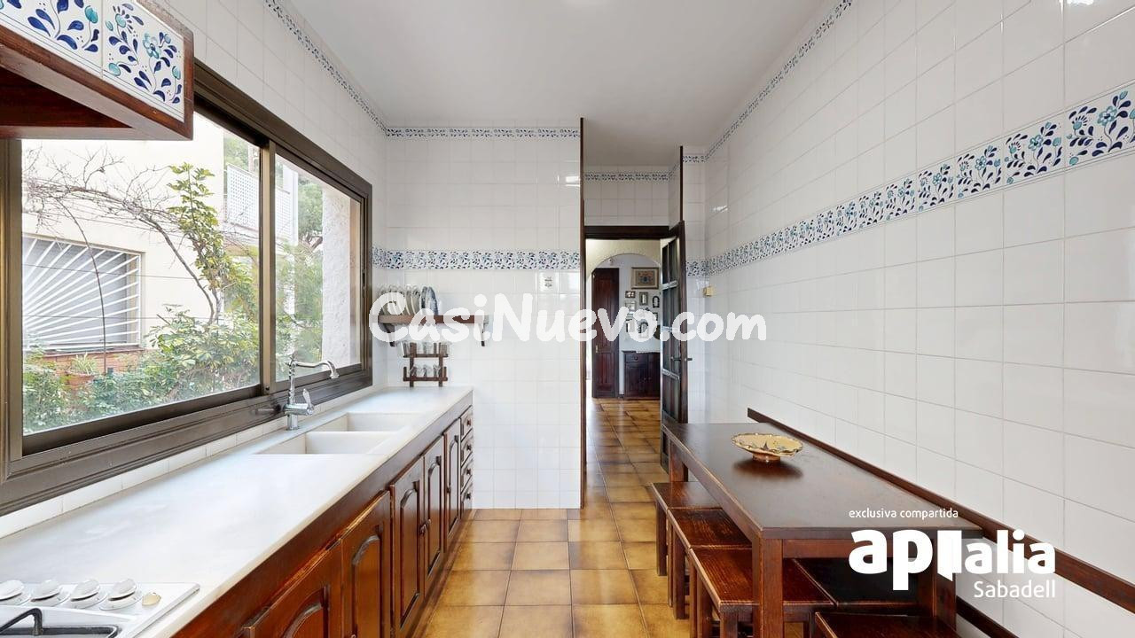 CASA CON GARAJE Y JARDÍN!!! - foto 24