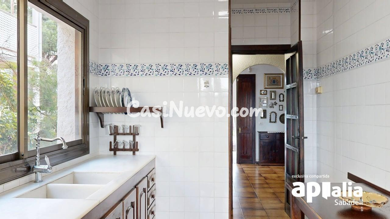 CASA CON GARAJE Y JARDÍN!!! - foto 31