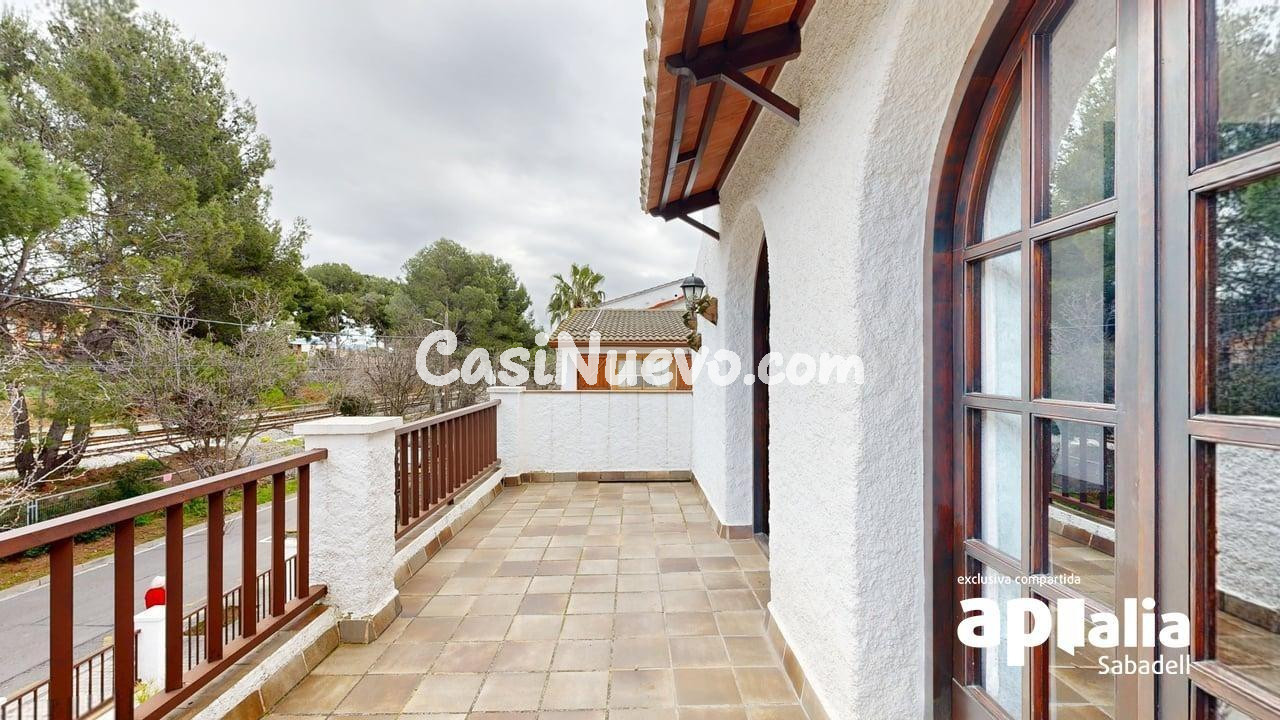 CASA CON GARAJE Y JARDÍN!!! - foto 41