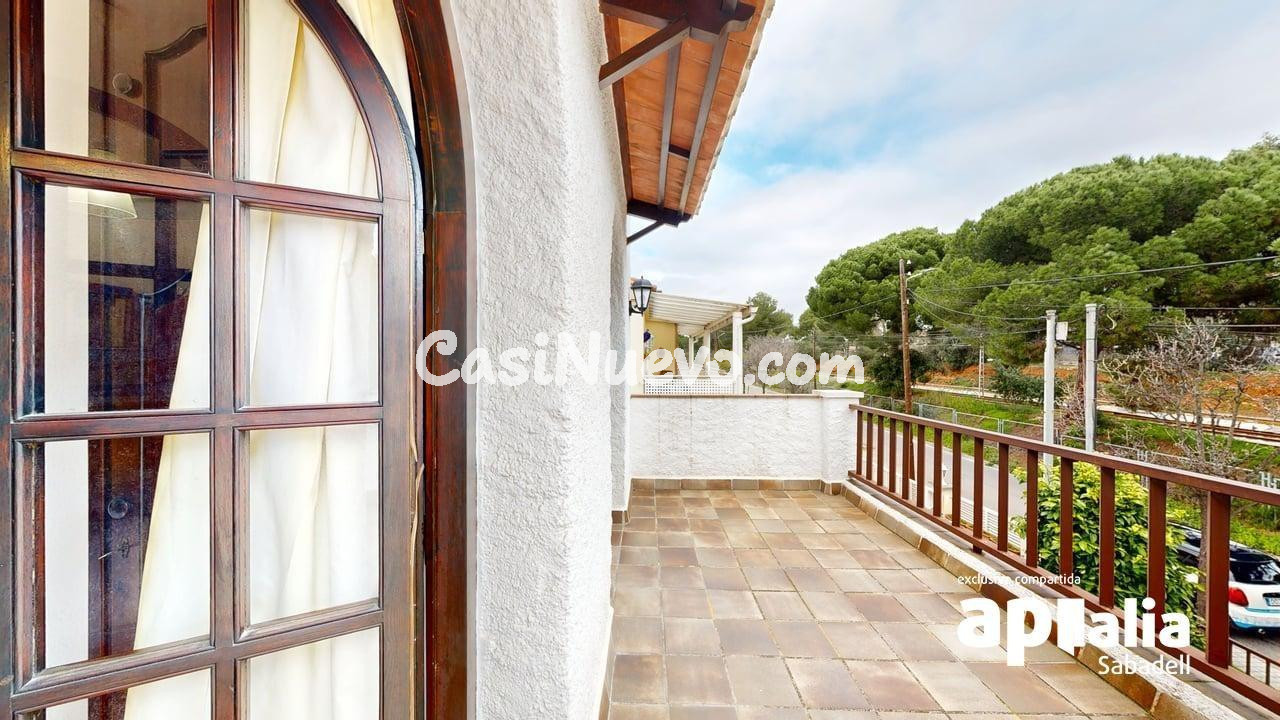CASA CON GARAJE Y JARDÍN!!! - foto 44
