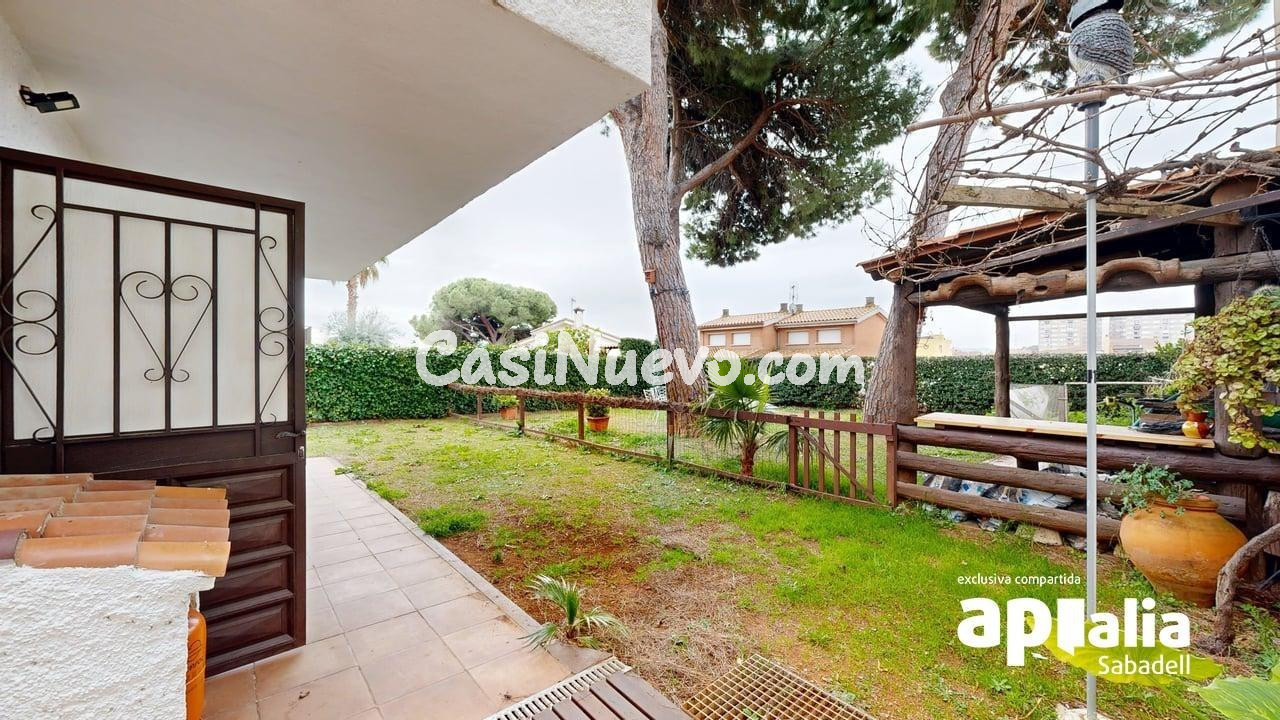 CASA CON GARAJE Y JARDÍN!!! - foto 49