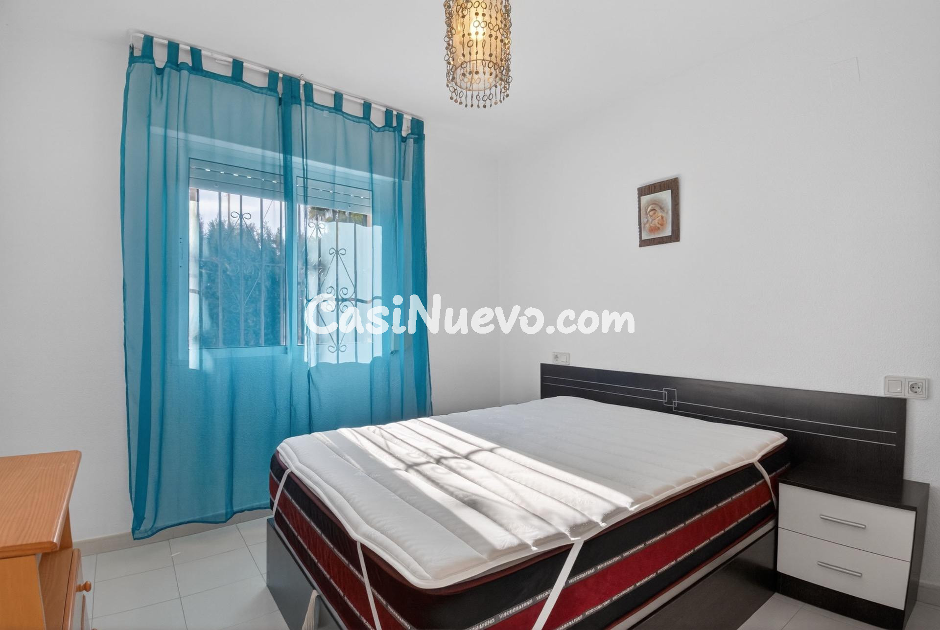 Vivienda pareada en esquina con parcela privada y gran solár - foto 7