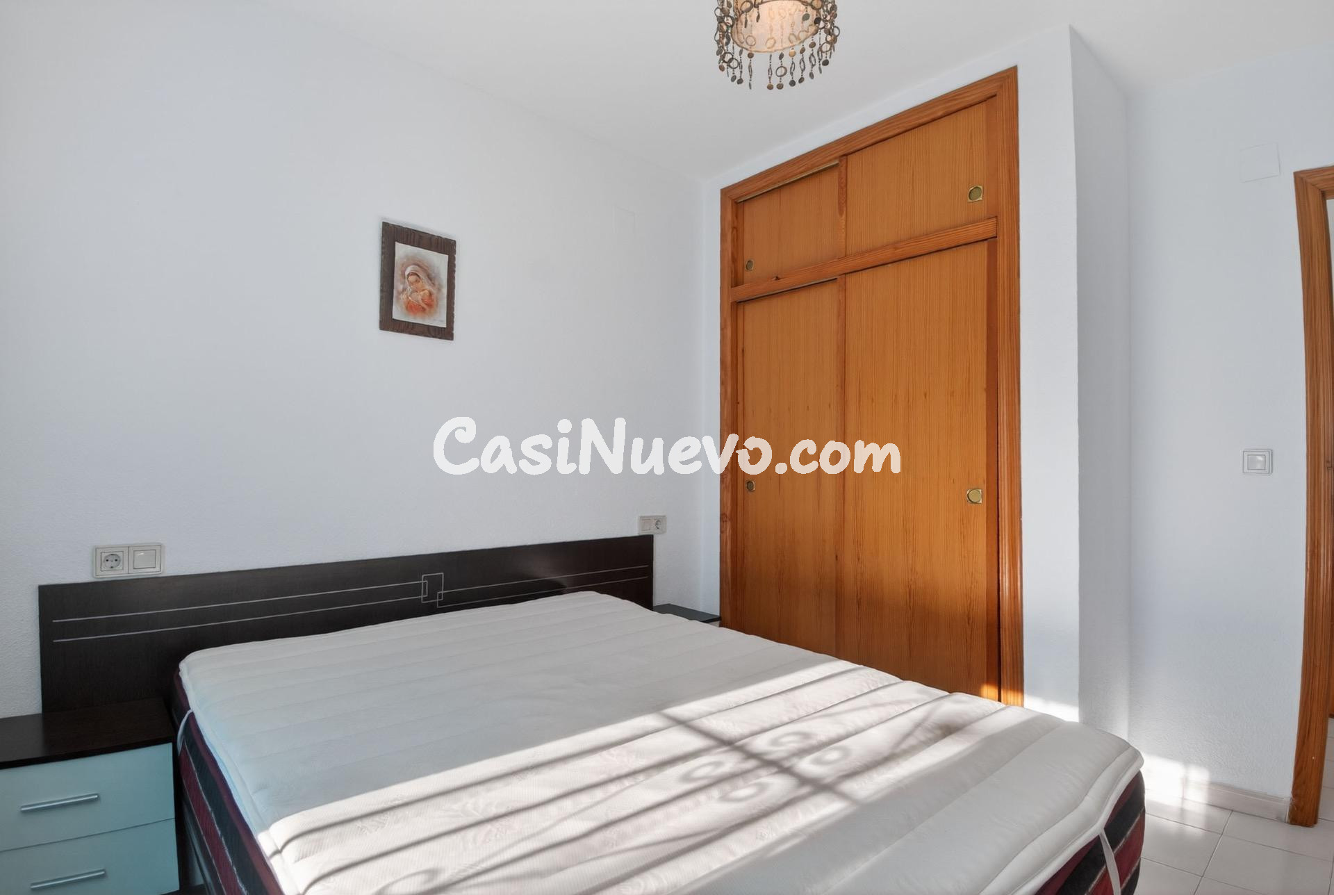 Vivienda pareada en esquina con parcela privada y gran solár - foto 8