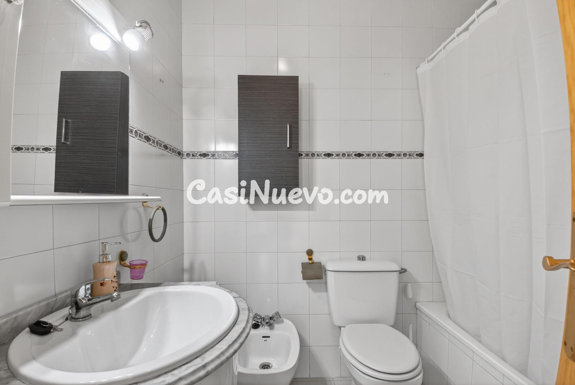 Vivienda pareada en esquina con parcela privada y gran solár - foto 9
