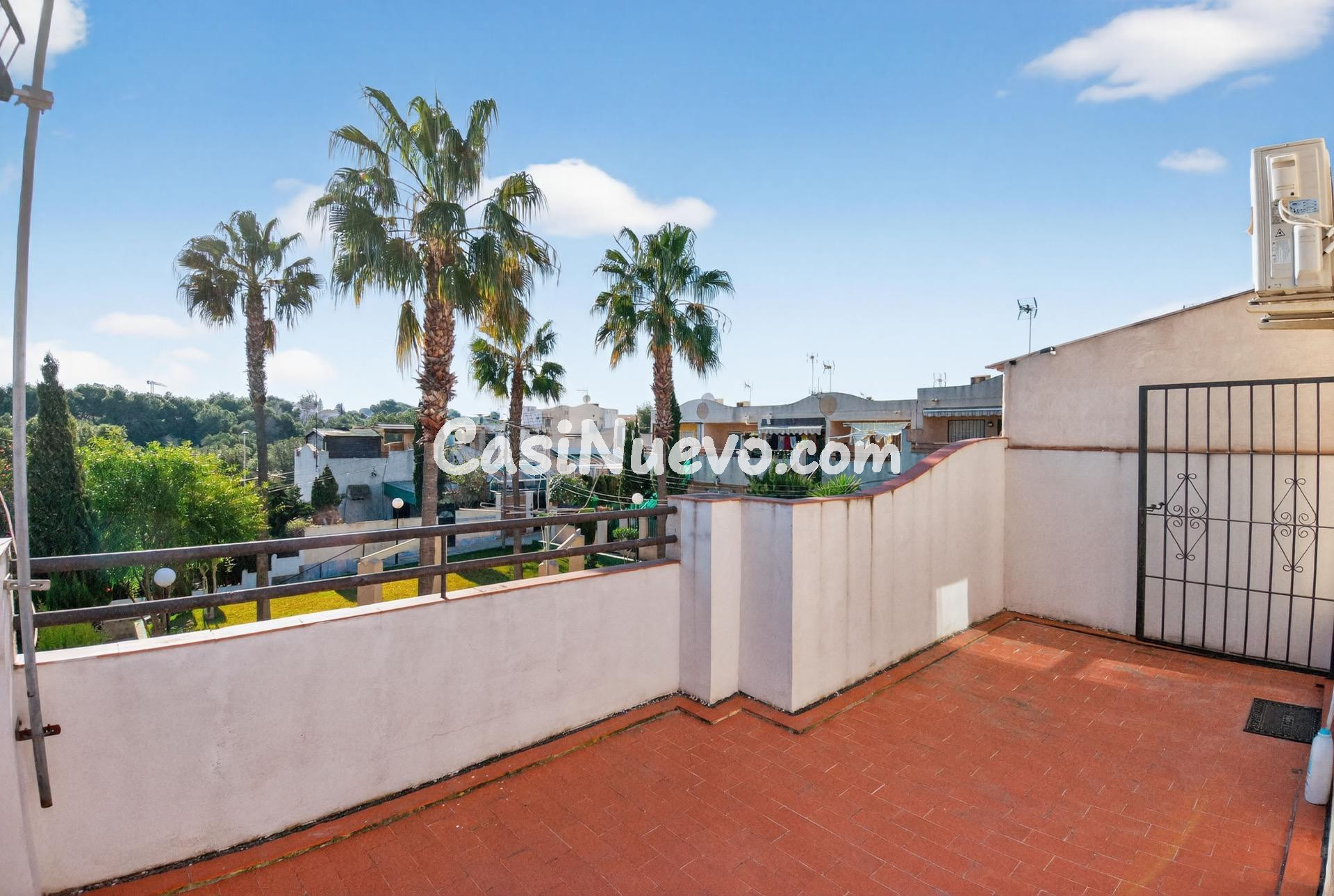 Vivienda pareada en esquina con parcela privada y gran solár - foto 13