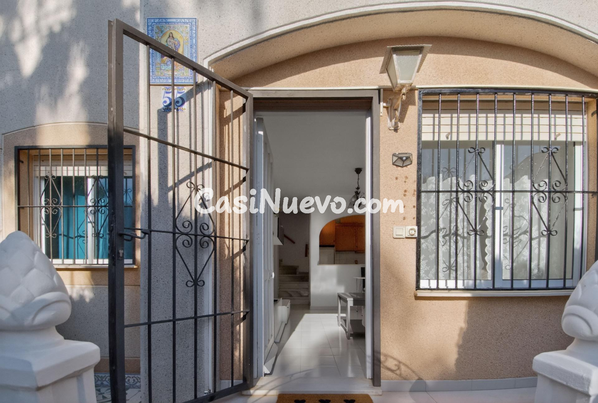 Vivienda pareada en esquina con parcela privada y gran solár - foto 16