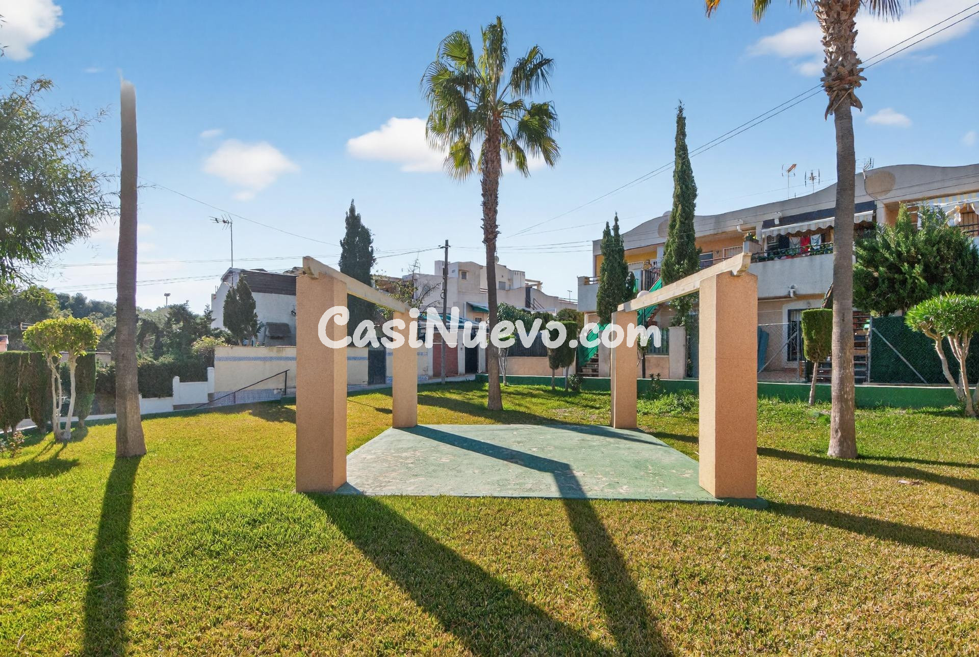 Vivienda pareada en esquina con parcela privada y gran solár - foto 23