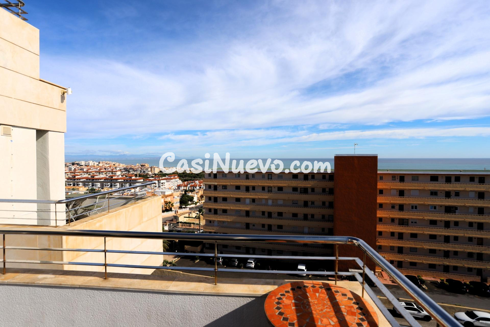 Exclusivo Ático Dúplex con Impresionantes Vistas Panorámicas - foto 12