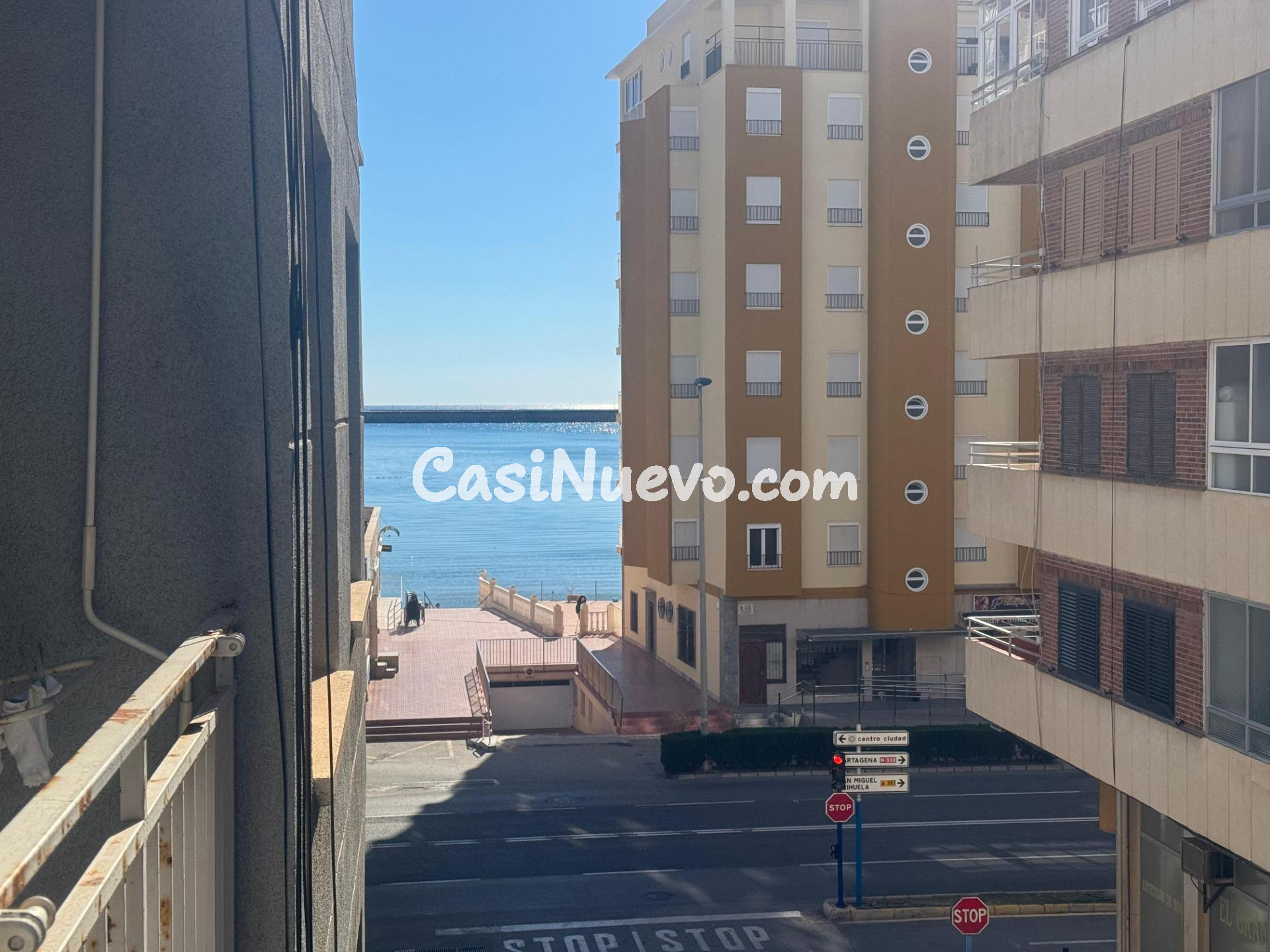 Apartamento a 100m de la playa y vistas laterales al mar