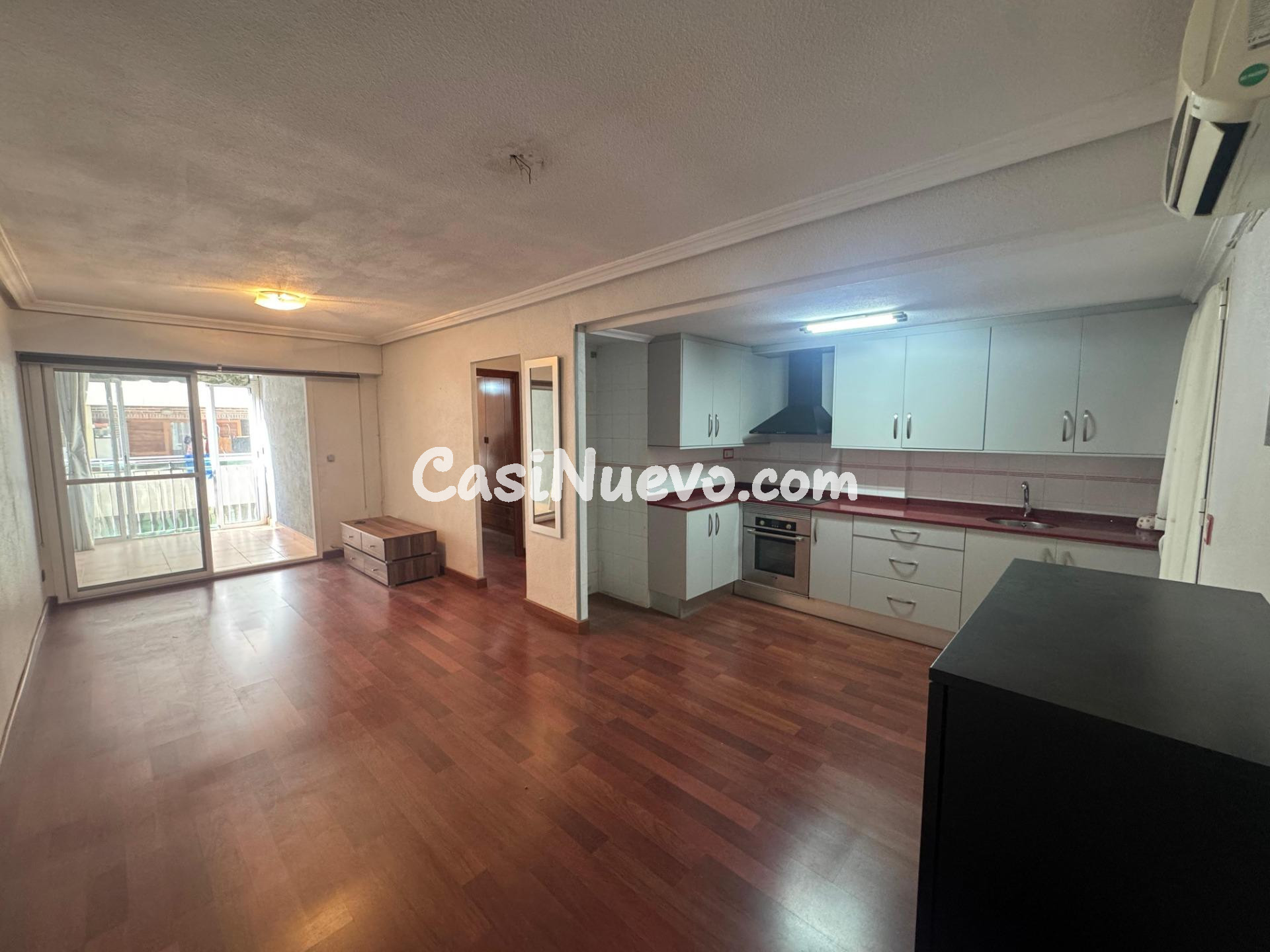 Apartamento a 100m de la playa y vistas laterales al mar - foto 3