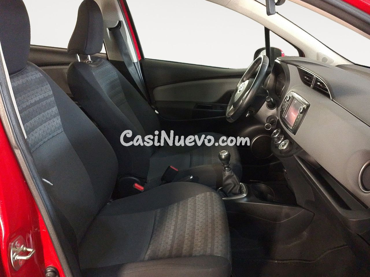 Toyota Yaris Advance - foto 11