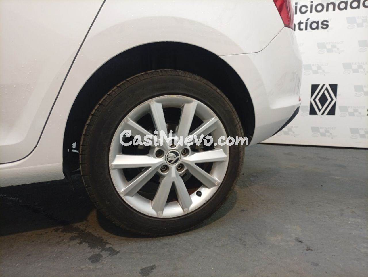 Skoda Spaceback Ambition - foto 12