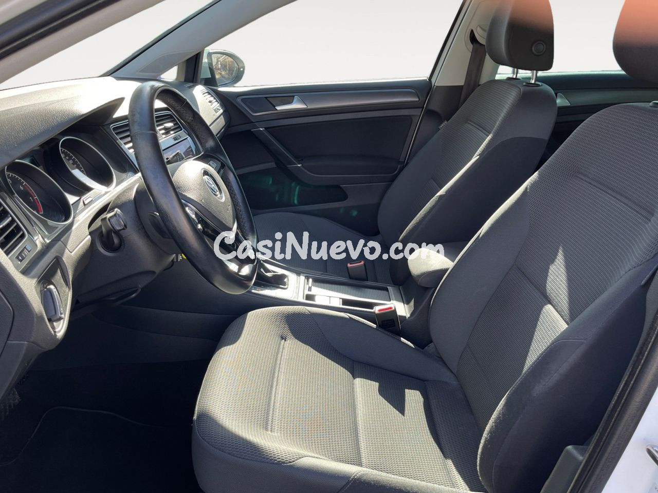 Volkswagen Golf Advance - foto 9