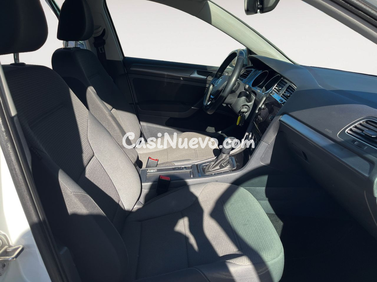 Volkswagen Golf Advance - foto 11