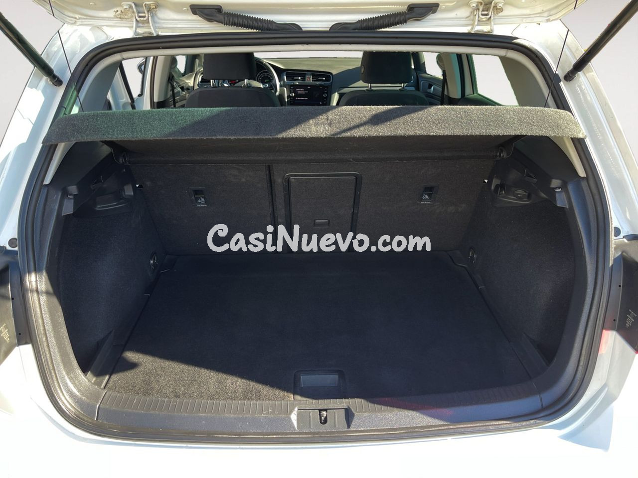 Volkswagen Golf Advance - foto 12