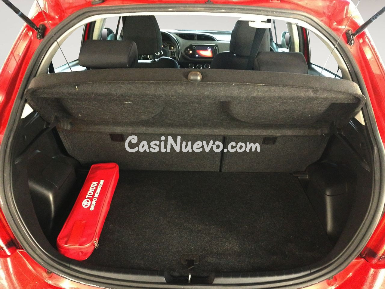 Toyota Yaris Advance - foto 12