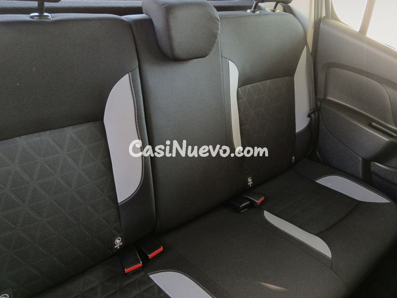 Dacia Sandero Stepway - foto 10