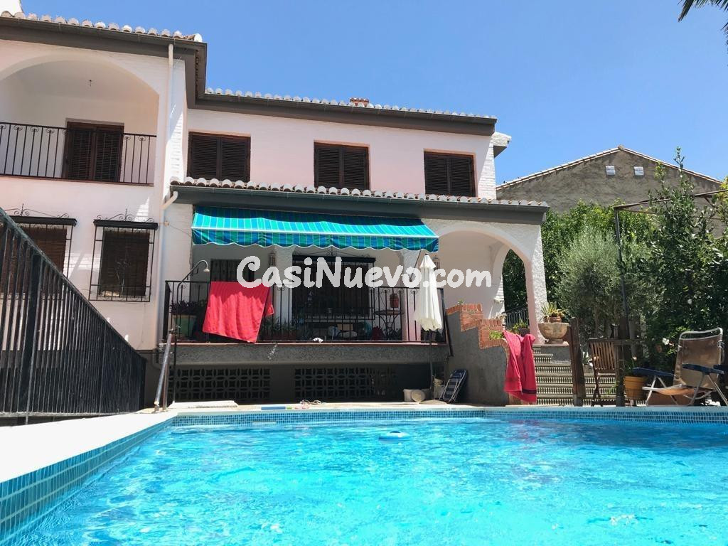 INVERSIÓN!!! GRAN CHALET EN PLENO CENTRO DE LA ZUBIA!!!