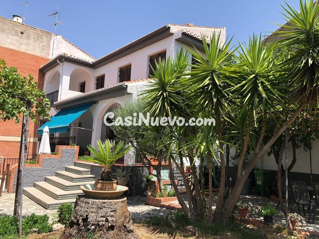 INVERSIÓN!!! GRAN CHALET EN PLENO CENTRO DE LA ZUBIA!!! - foto 2