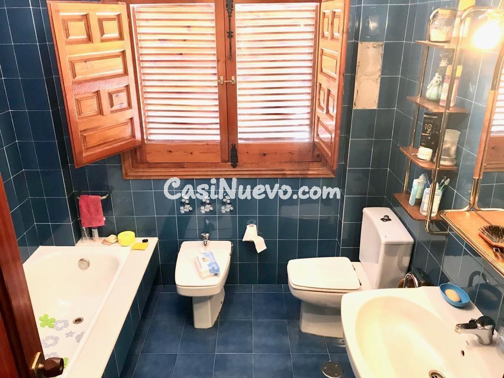 INVERSIÓN!!! GRAN CHALET EN PLENO CENTRO DE LA ZUBIA!!! - foto 14