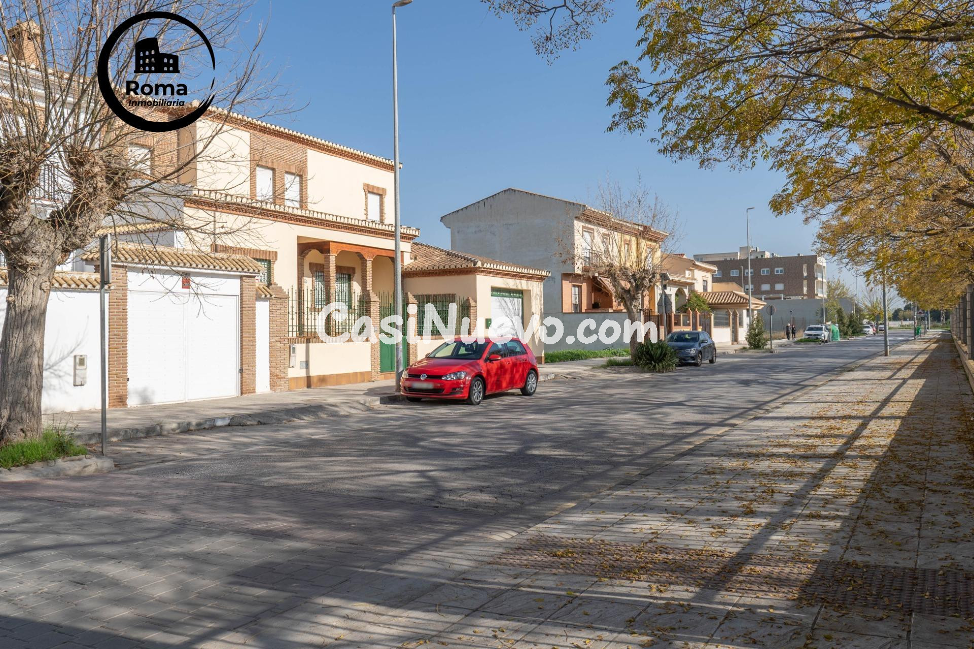 Chalet de 505 m2 construidos con piscina y jardines. 5 dormi - foto 5