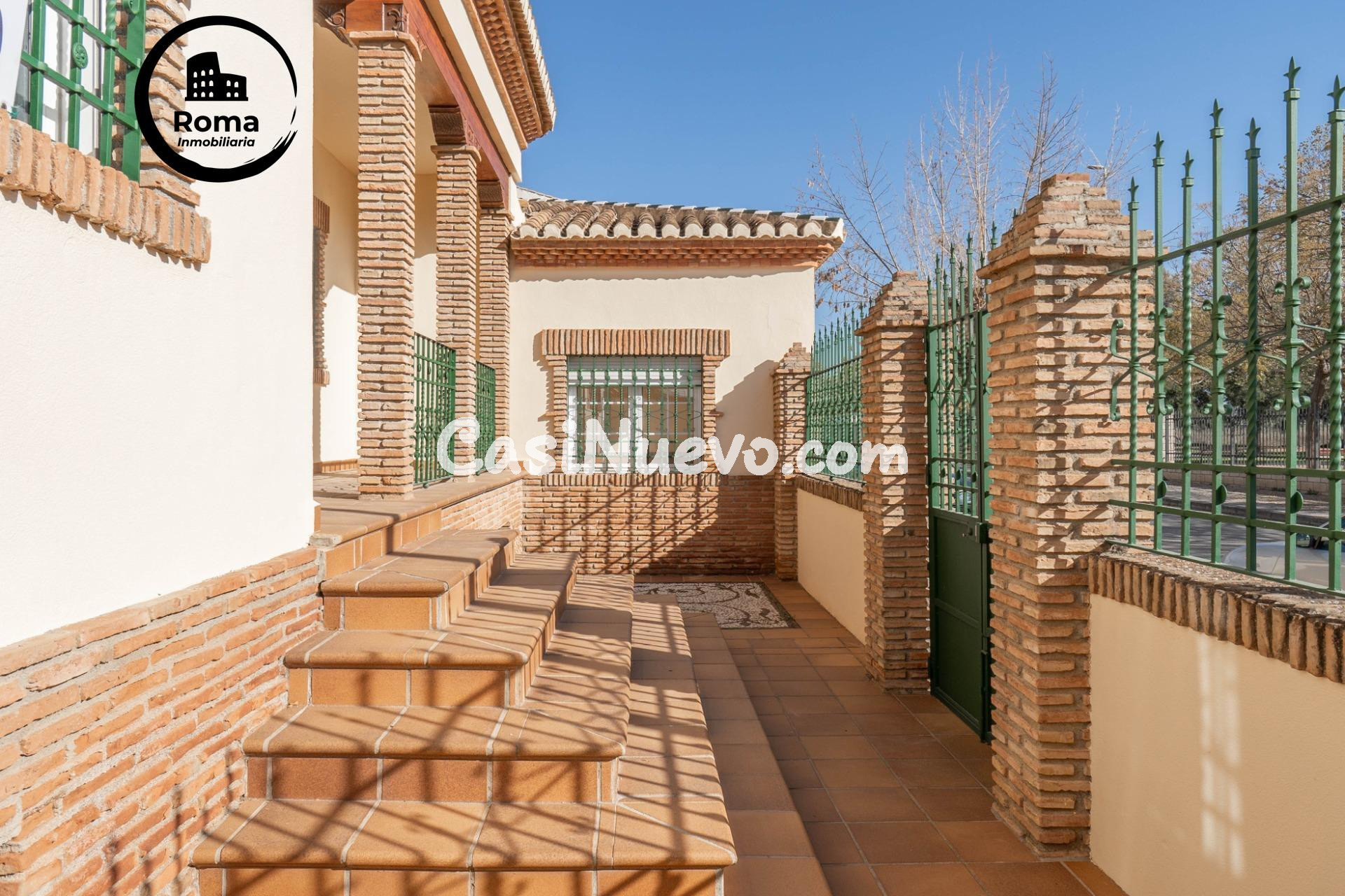 Chalet de 505 m2 construidos con piscina y jardines. 5 dormi - foto 8