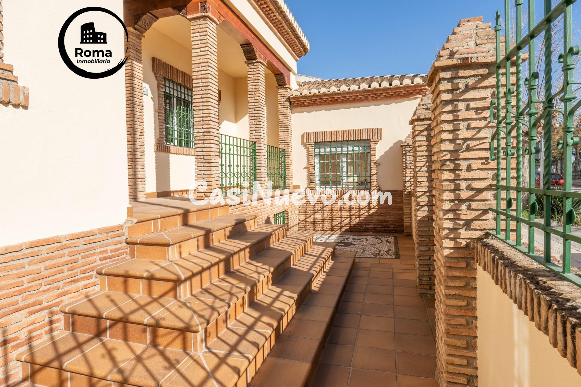 Chalet de 505 m2 construidos con piscina y jardines. 5 dormi - foto 9