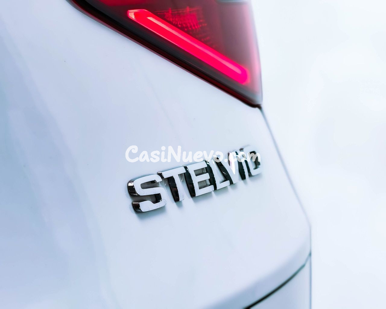 Alfa Romeo Stelvio 2.2 JTDM Super 2WD 180CV - foto 27