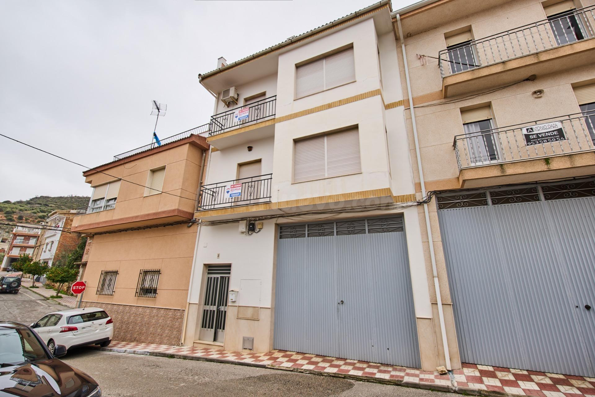 EDIFICIO SEGREGABLE EN APARTAMENTOS EN CASTILLO DE LOCUBÍN (