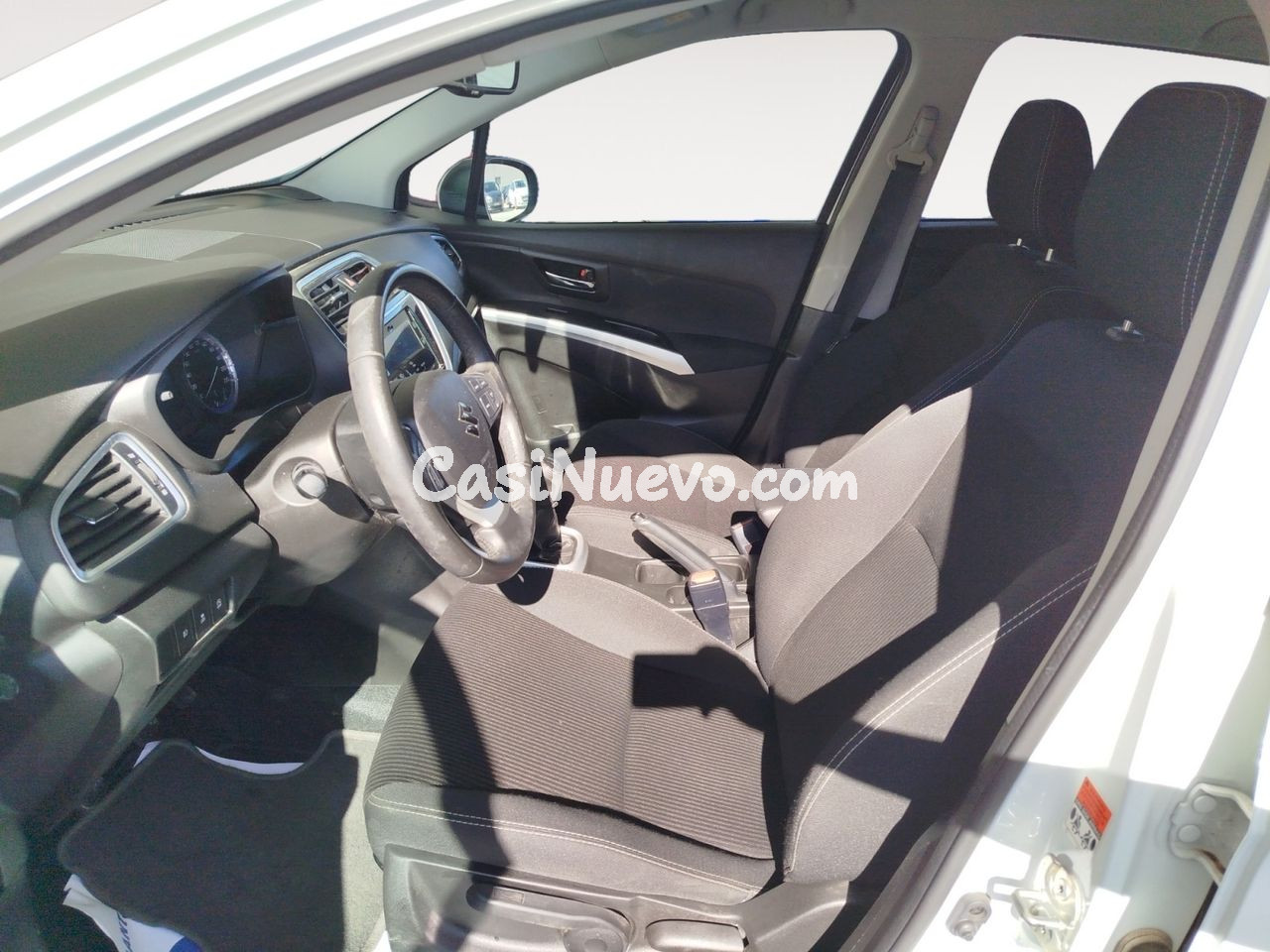 Suzuki SX4 GLE - foto 9