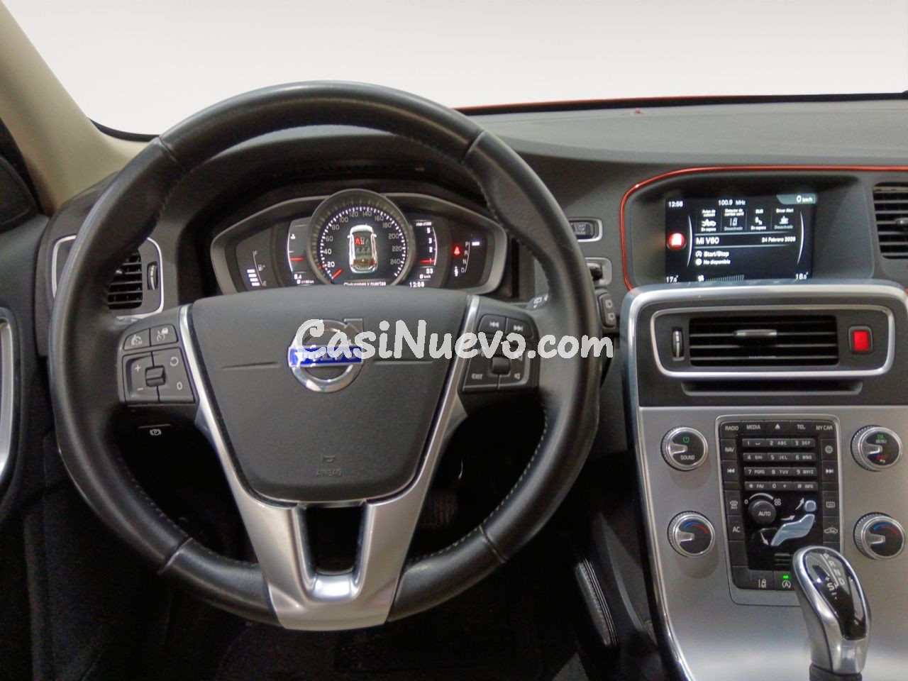 Volvo V60 D4 Momentum - foto 8