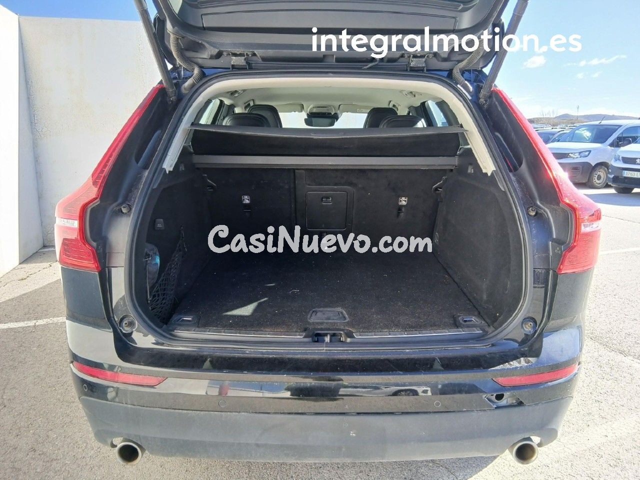 Volvo XC60 2.0 B4 D AWD Momentum Pro Auto - foto 11