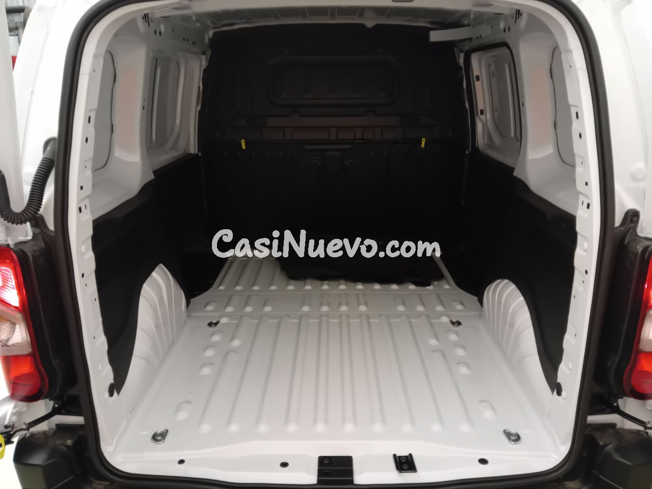 Peugeot Partner E-PARTNER FG STANDARD 800 KG BEV (100KW) 136 - foto 10