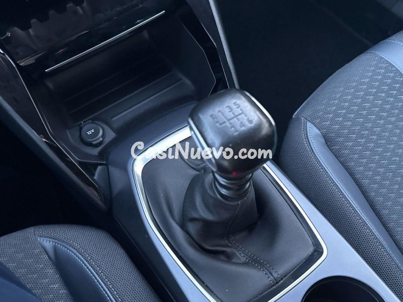 Peugeot 2008 PureTech 130 S&S Allure 96 kW (130 CV) - foto 14