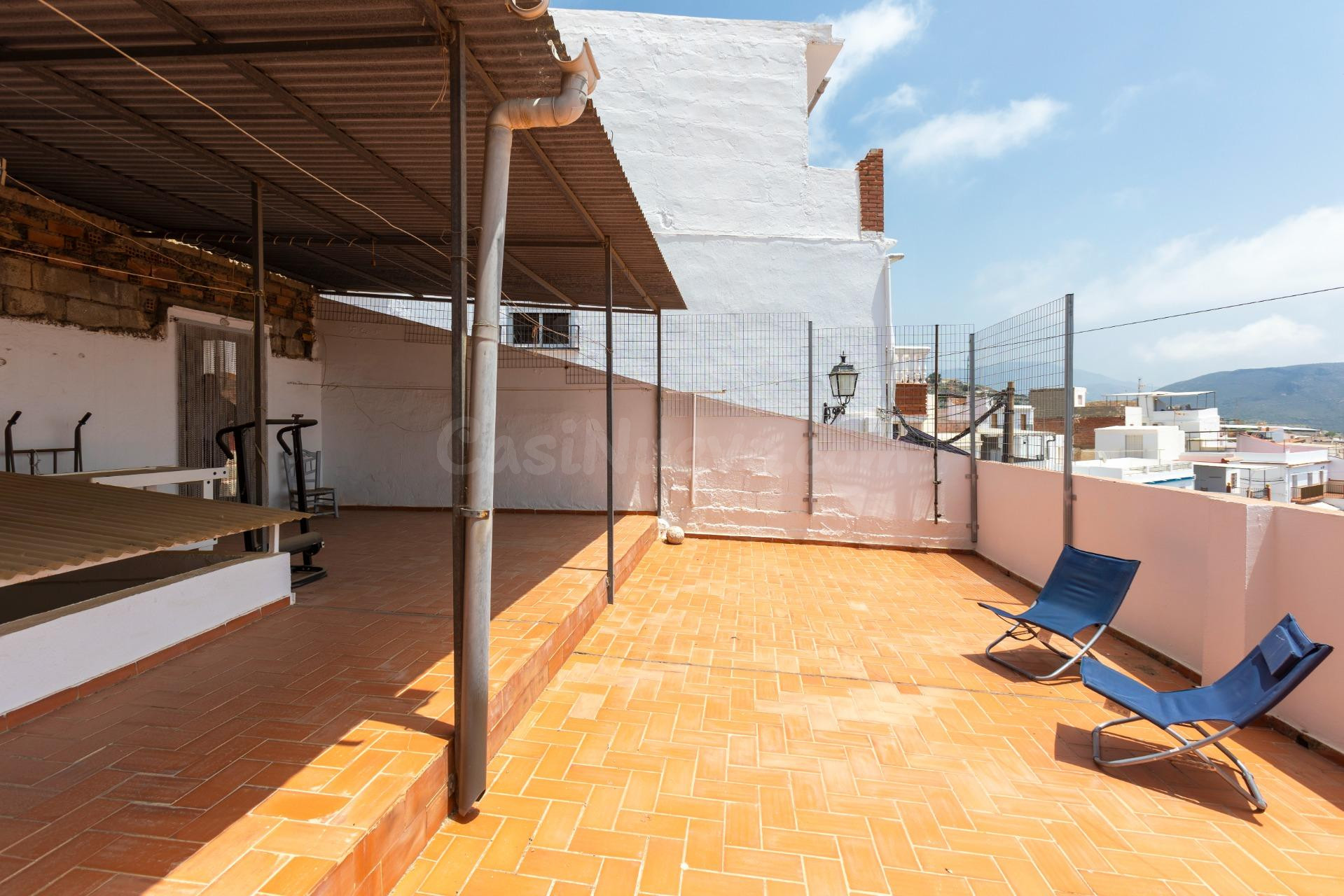 Bonita casa en pleno centro de Molvízar con terraza y bonita