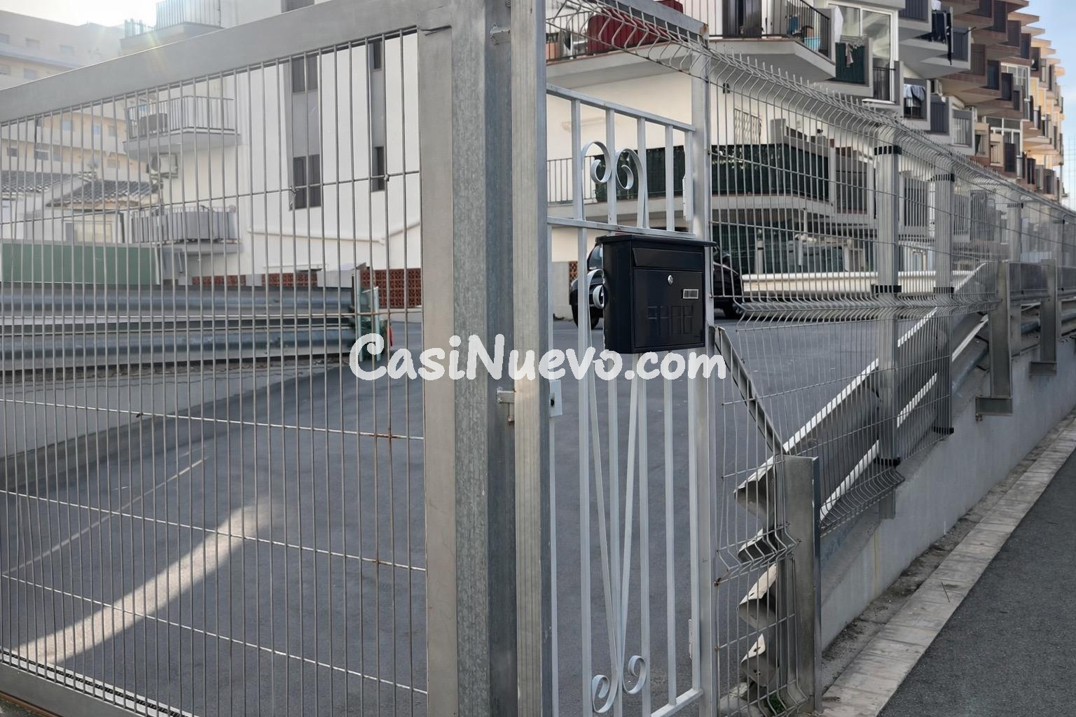 Plaza de parking en Empuriabrava - foto 3