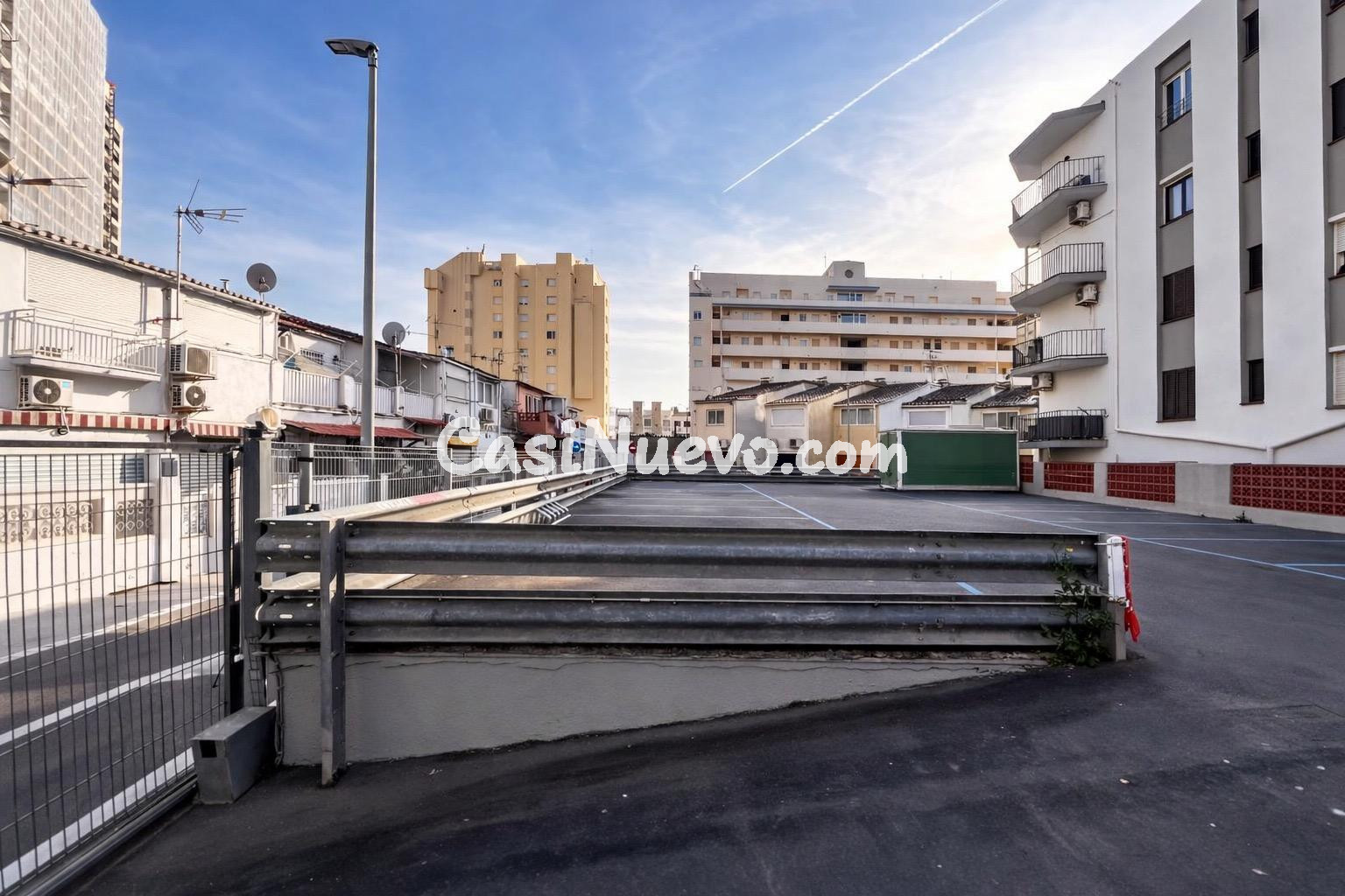 Plaza de parking en Empuriabrava - foto 4