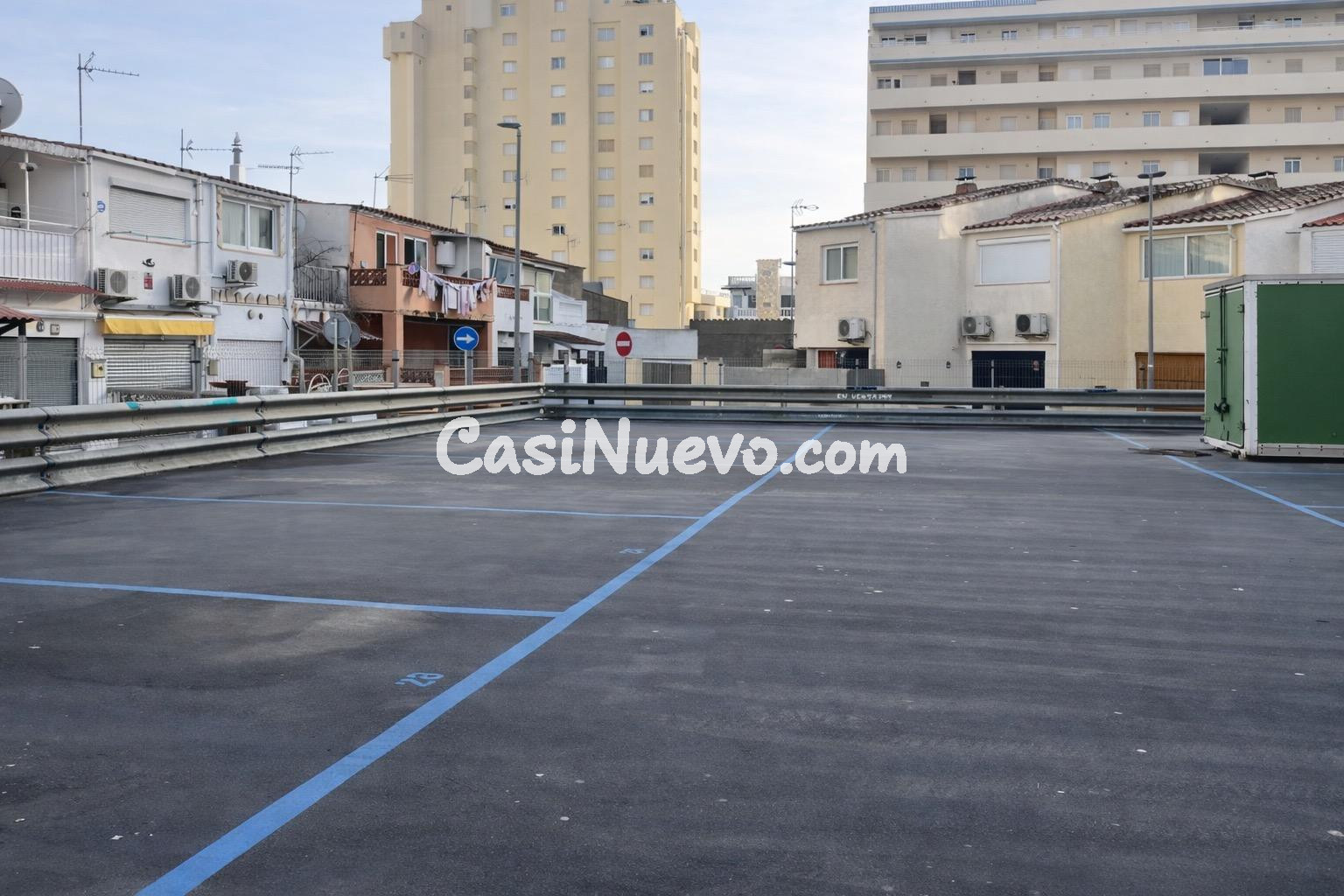 Plaza de parking en Empuriabrava - foto 7