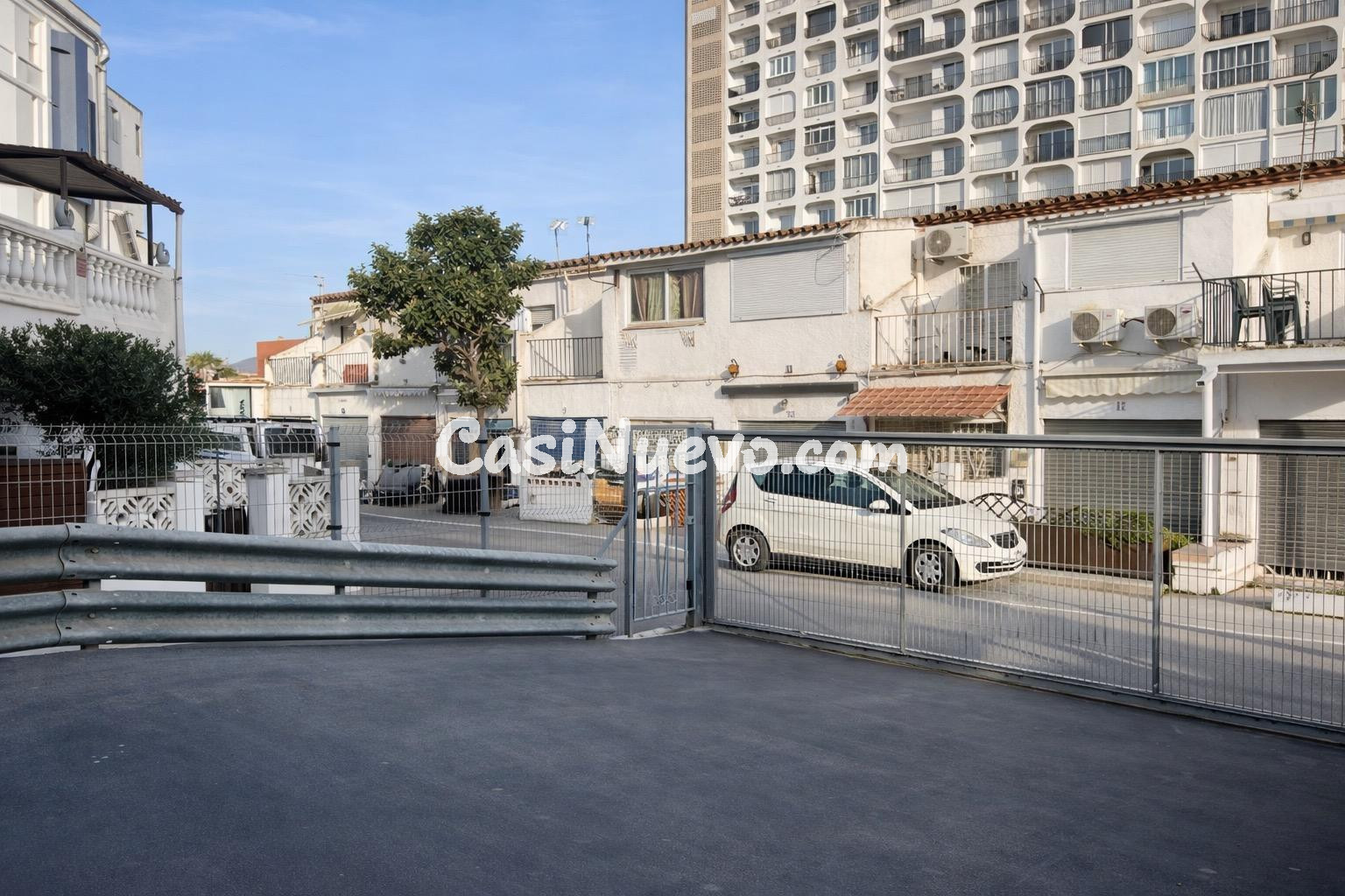 Plaza de parking en Empuriabrava - foto 10