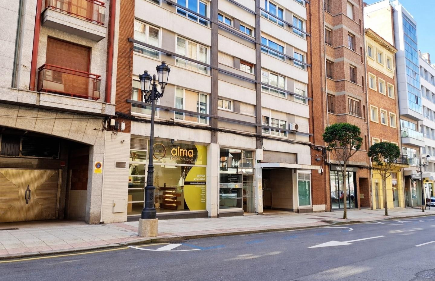 EXCLUSIVO LOCAL EN CALLE ASTURIAS – 317 m2 CON GARAJE PROPIO - foto 2
