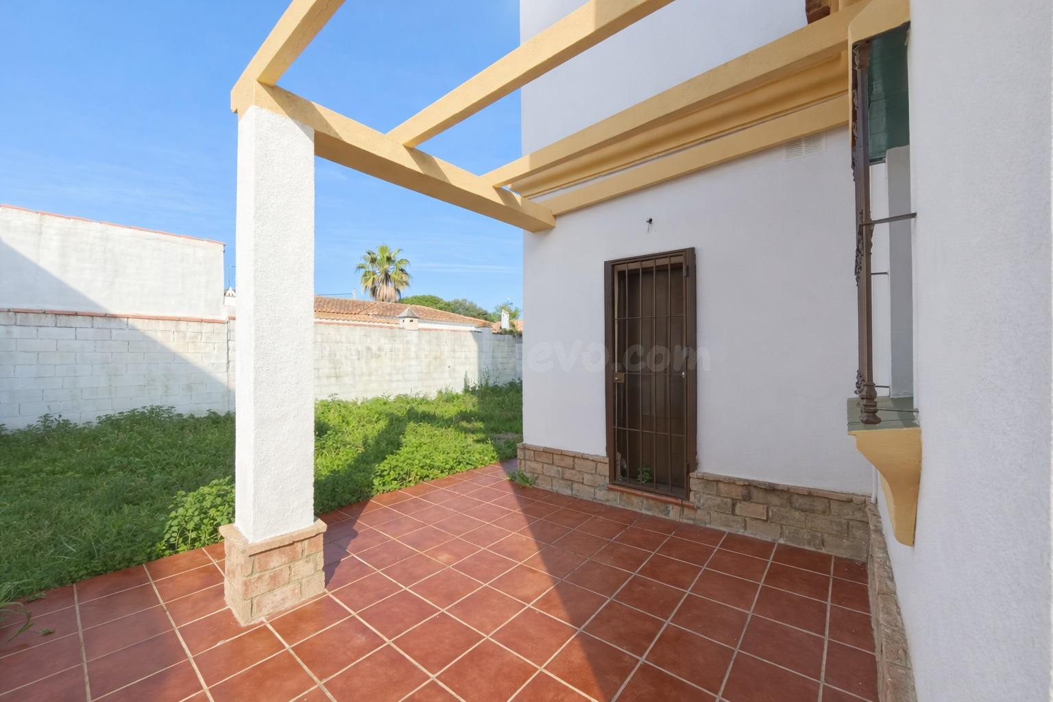 Chalet independiente de dos plantas en Canteruela Alta, Chic - foto 2