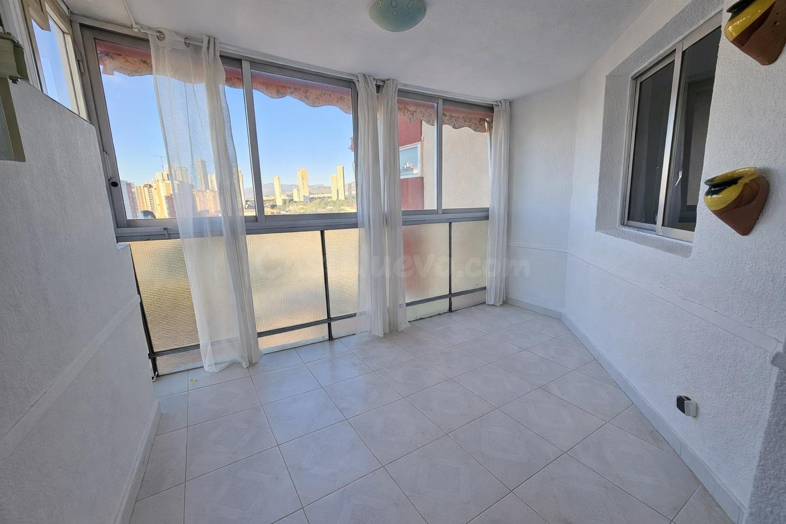 Apartamento en Benidorm — 10ª planta, mucha luz y vistas abi
