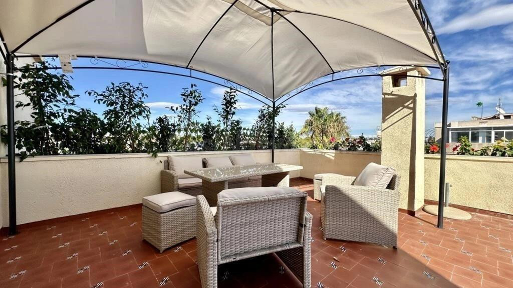 Apartamento Reformado en Los Altos – Excelente Ubicación con