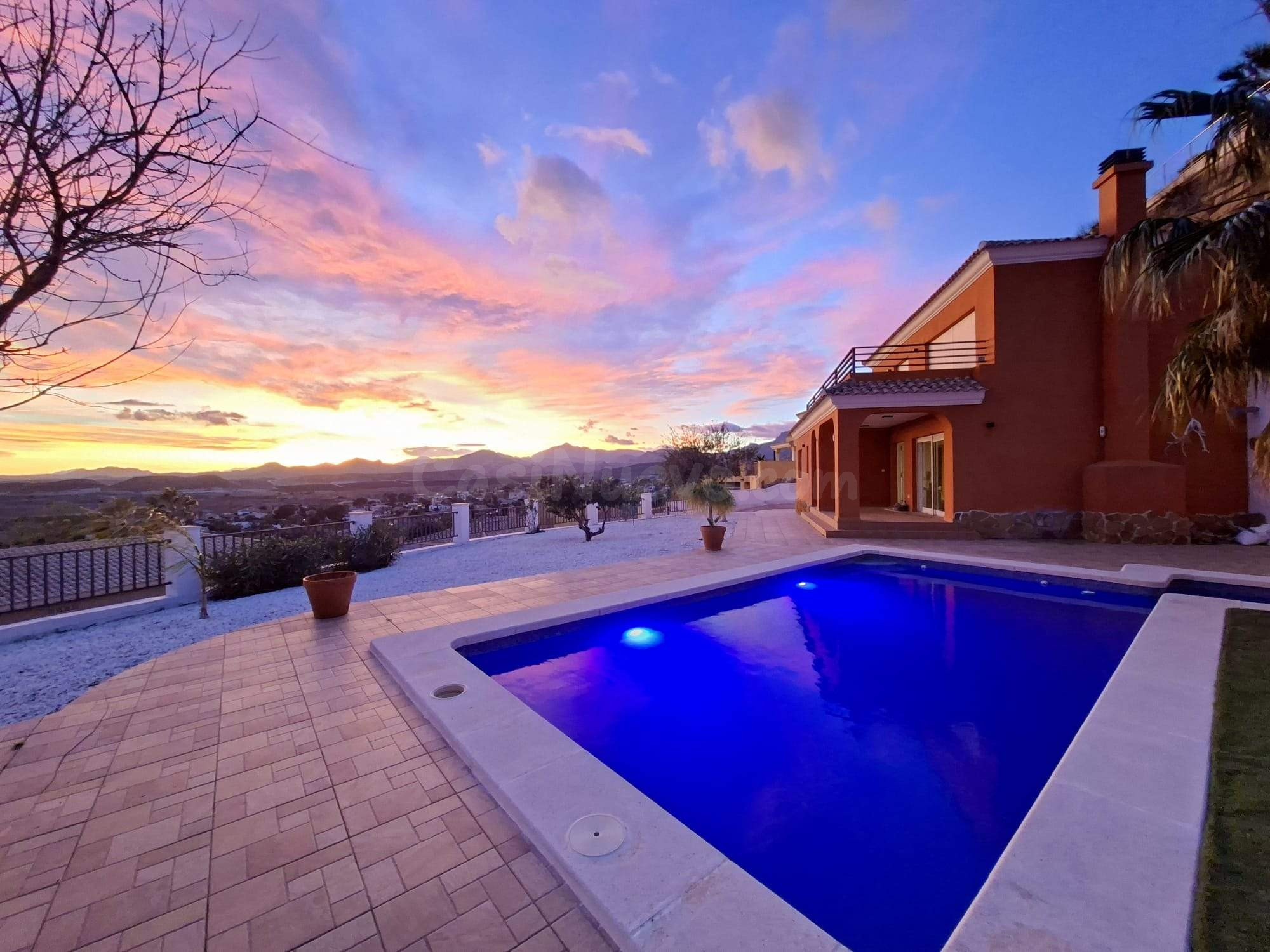 Encantador Chalet en Alquiler en Urbanización Llano Pastores