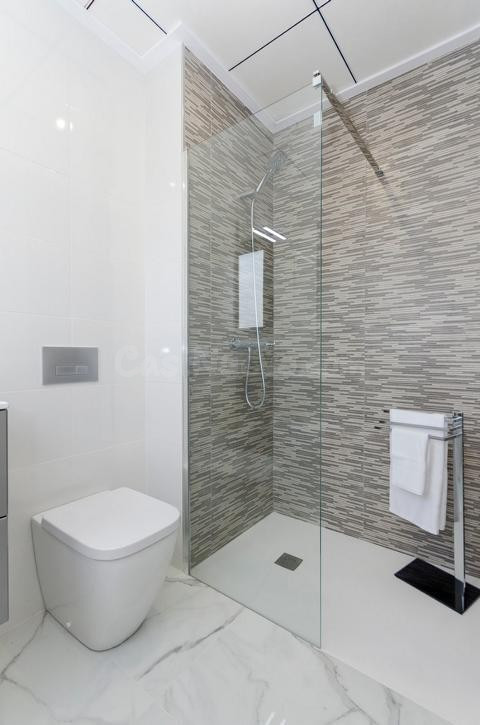 Venta de villa en Torrevieja, de 106m2 con 3 dormitorios y 3 - foto 4