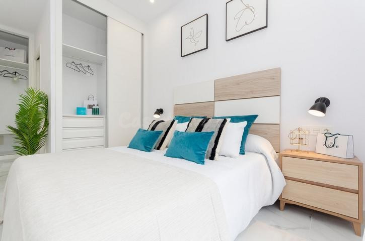 Venta de villa en Torrevieja, de 106m2 con 3 dormitorios y 3 - foto 5