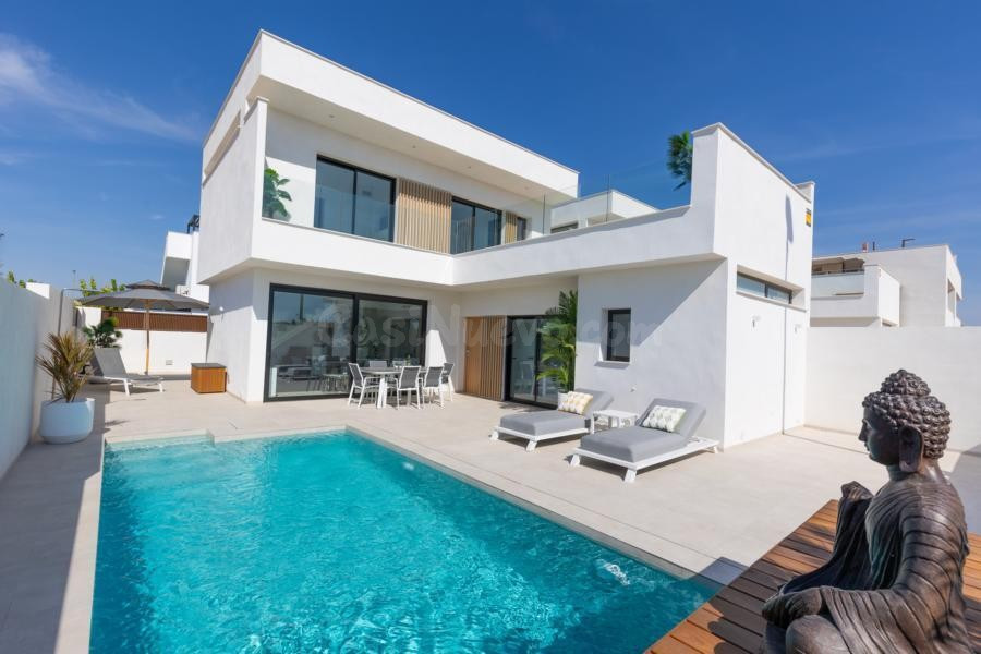 Venta de villa en San javier, de 128m2 con 3 dormitorios y 4 - foto 2